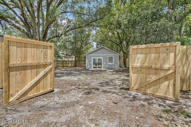 Building Photo - 3058 Rosselle St