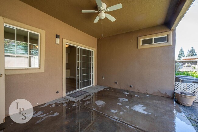 Building Photo - Move in by September 1st and get the rest of August FREE! North Fresno Villa San Marcos Apt, 2BR/...