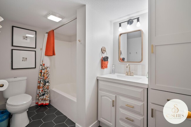 Building Photo - 1709 NW 33rd Pl