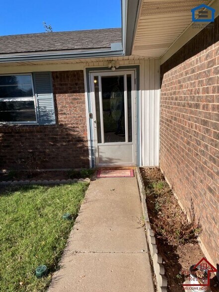 Building Photo - 4708 SE Sunnymeade