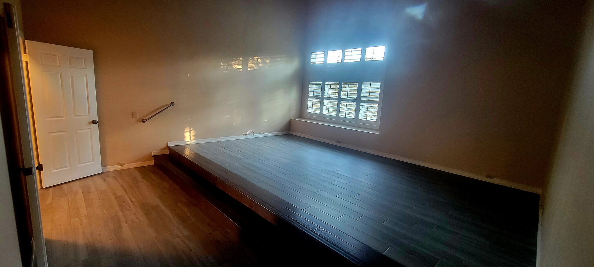 Master bedroom and master bathroom, walk in closet - 16139 Ladera Piedra Way