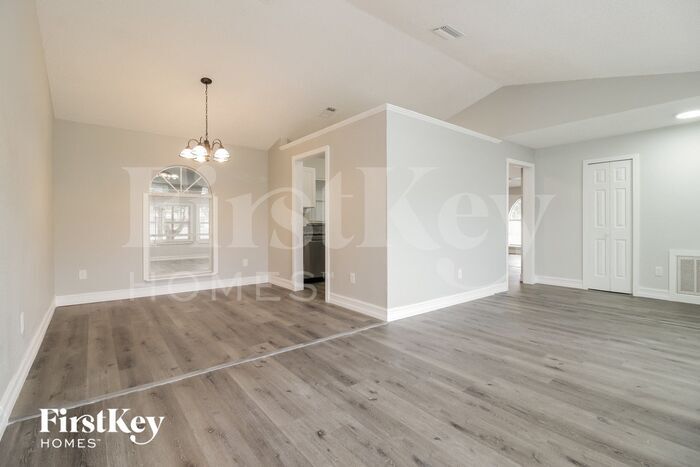 Building Photo - 980 Sylvia Dr