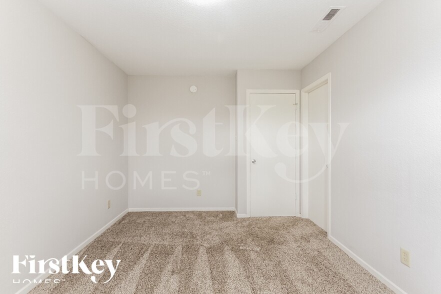 Building Photo - 11325 Arches Dr