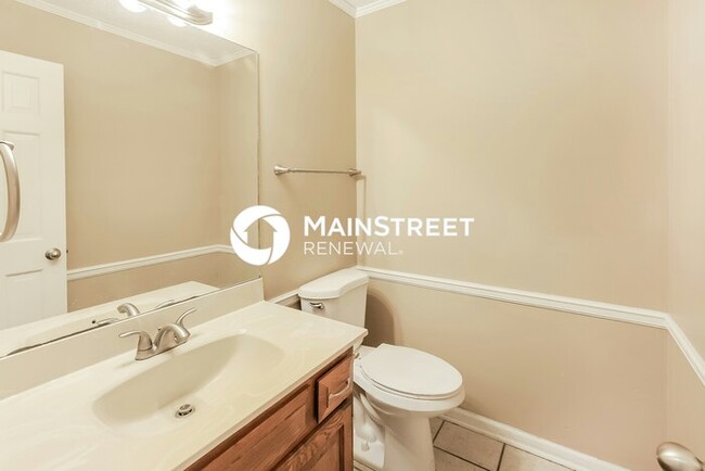 Building Photo - 4 Bedroom Pet-Friendly Home in Lansing, KS with Main Street Renewal