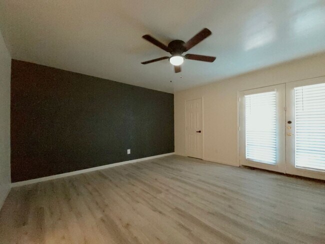 Building Photo - PRE-LEASING FOR SUMMER - Charming 4 Bedroom in the Heart of Lubbock