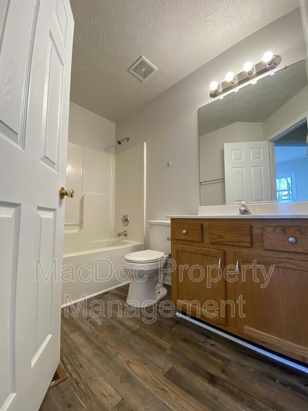 Building Photo - 9609 Coventry Creek Dr