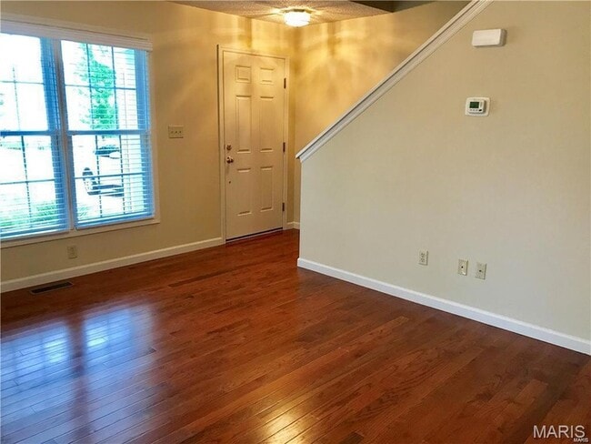 Building Photo - 48 Deer Grove Dr