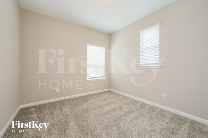 Building Photo - 75384 Fox Cross Ave