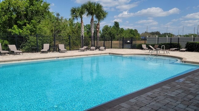 Building Photo - 11808 Thicket Wood Dr