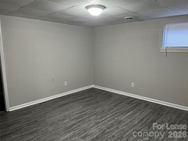 Building Photo - 451 Montgomery Ave