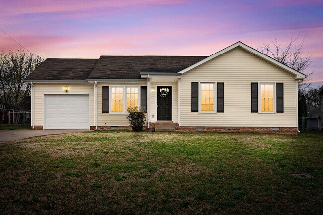 Building Photo - 3231 Tabby Dr