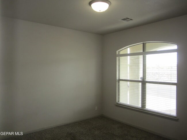 Building Photo - 323 Malta St