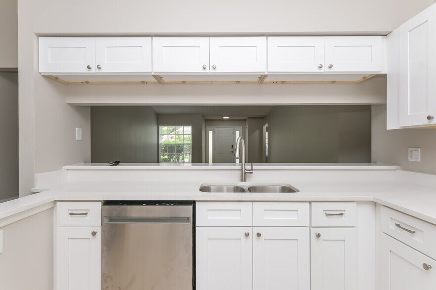 Building Photo - 1812 Rudder Dr