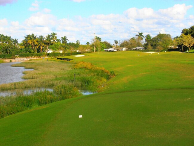 Building Photo - 9461 Evergreen Pl