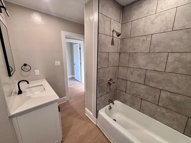 Building Photo - Freshly Renovated 8-Bedroom Home with Large Driveway – Ewing, NJ