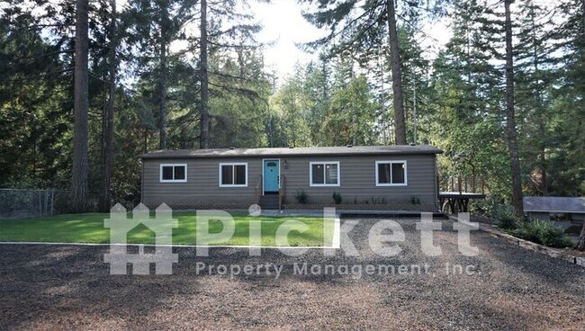 Building Photo - 4 Bedroom Lake Tahuyeh Home