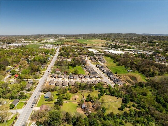 Building Photo - 2195 N Woodlark Ln
