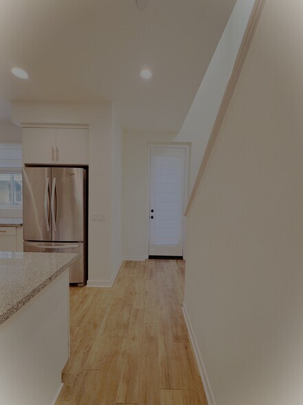 level 2/kitchen/balcony 2 access - 2729 Sunrise Way