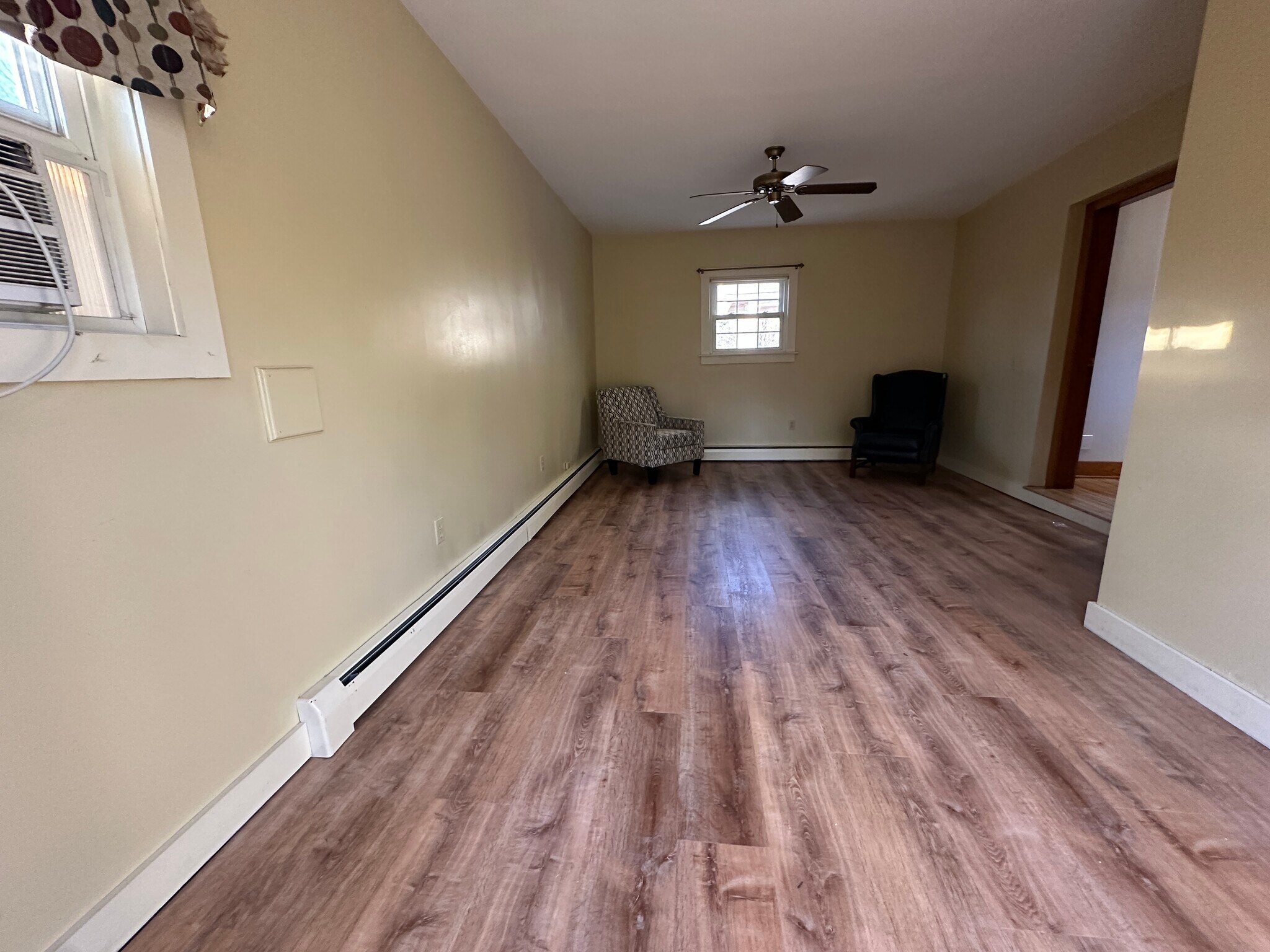 Building Photo - 4 Maple Ave