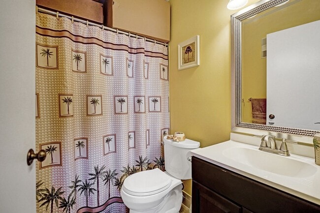 Building Photo - Beautiful 2BR/2BA WITH GARDEN VIEW in the Hear of Boca (55+ community)