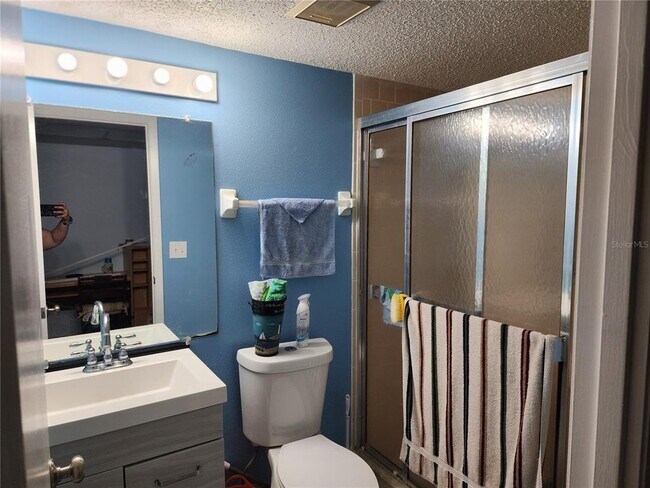 Building Photo - 3064 Lake Bayshore Dr