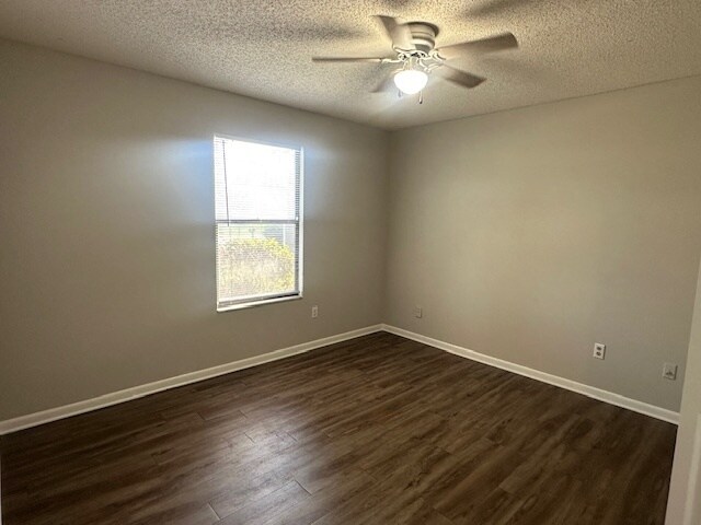 Building Photo - Spacious Mandarin 3 bed 2 bath