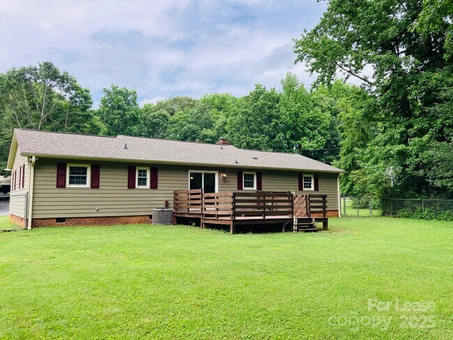 Building Photo - 7984 Secluded Ln