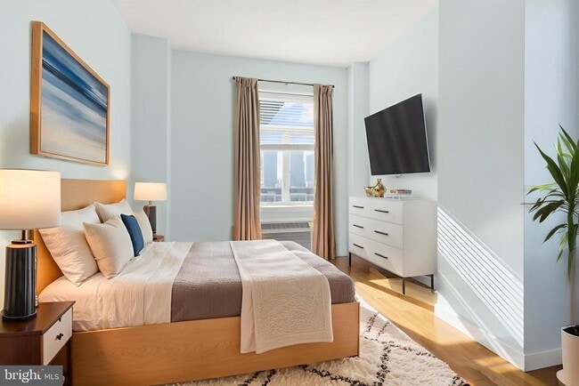 Building Photo - 1900 Hamilton St