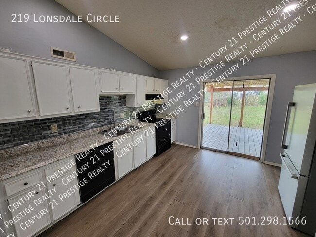Building Photo - 219 Lonsdale Cir
