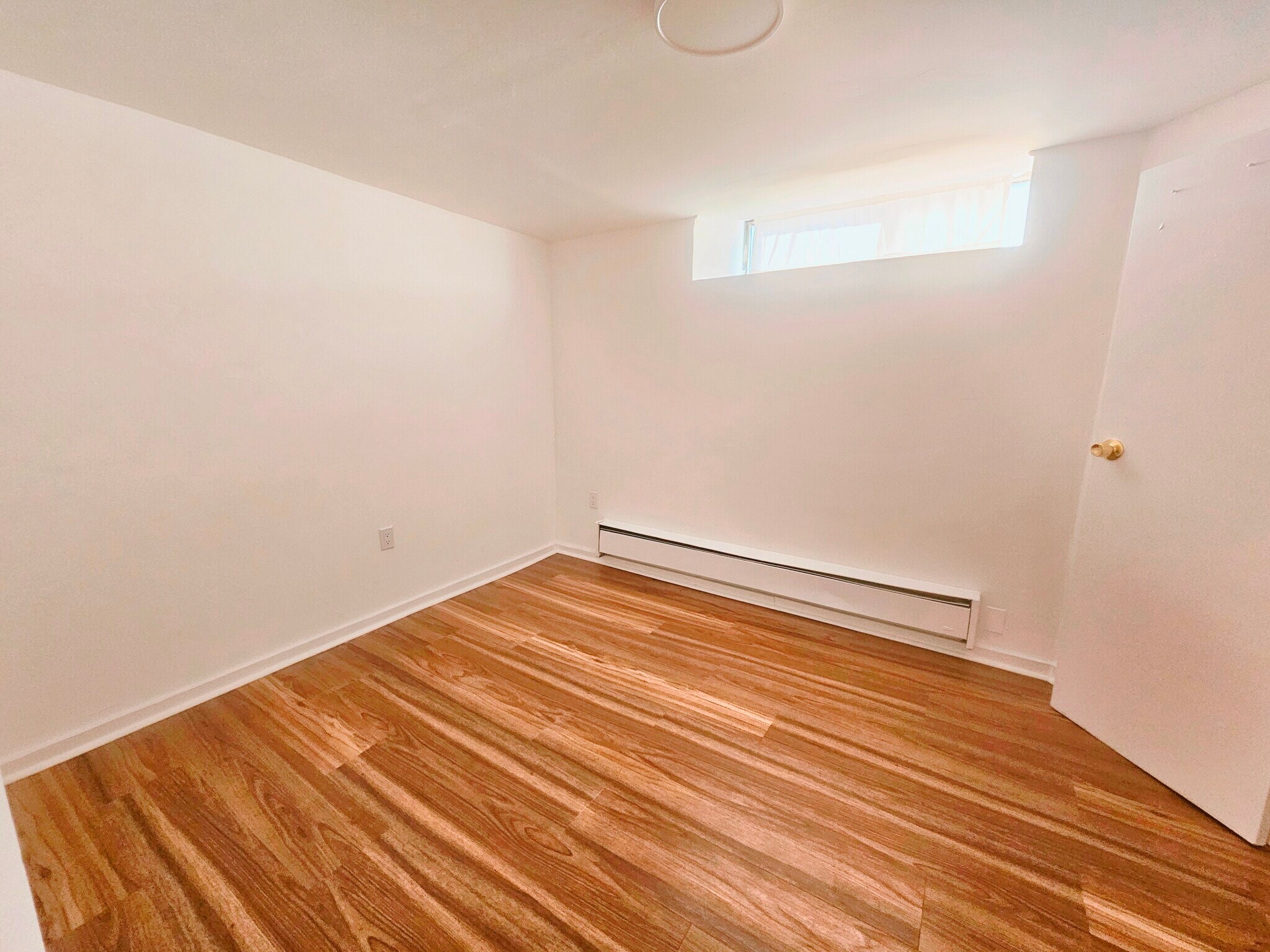 Building Photo - 686 Parker St