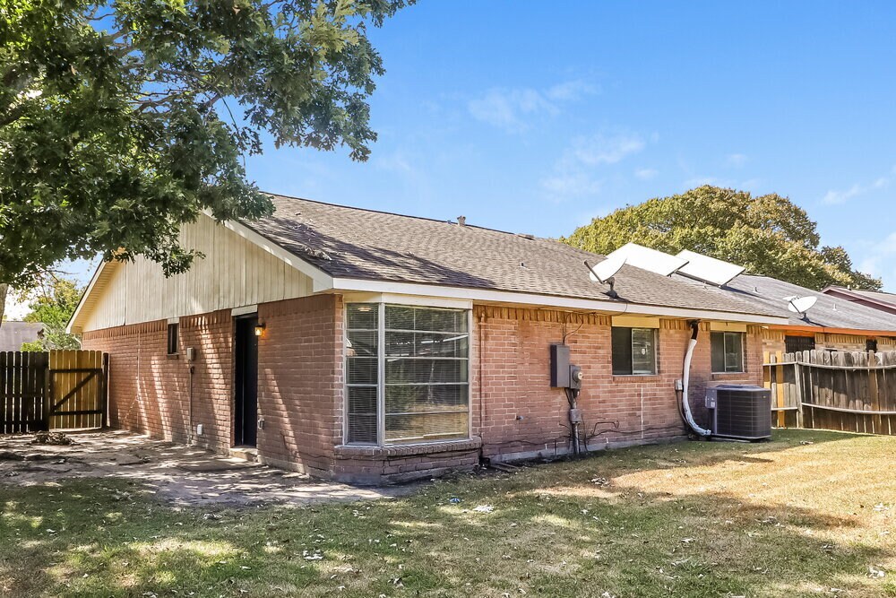 Building Photo - 13427 Boonway Dr