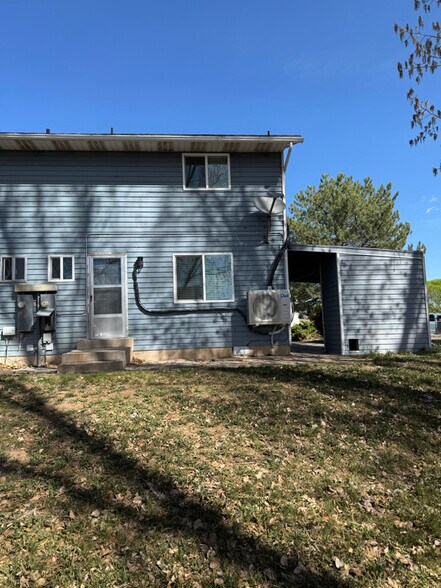 Building Photo - 833 W 350 S