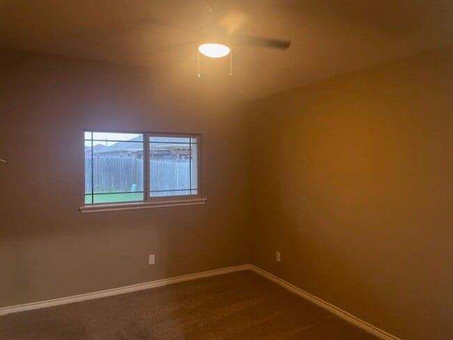 Building Photo - 1106 Pine Hollow Ln