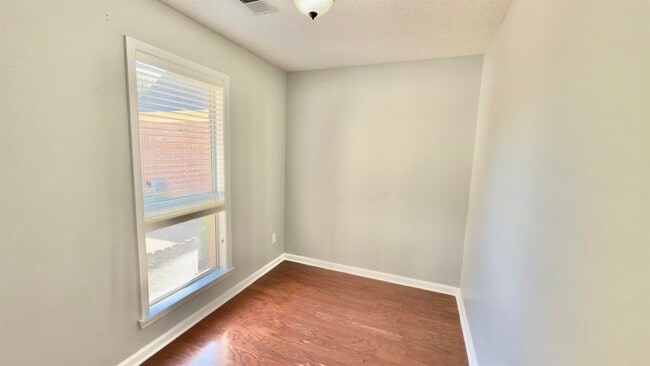 Building Photo - 4605 Park Side Dr