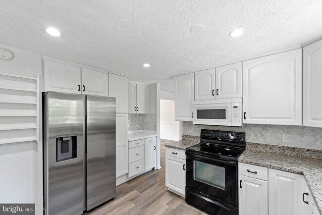 Building Photo - 12312 Streamvale Cir