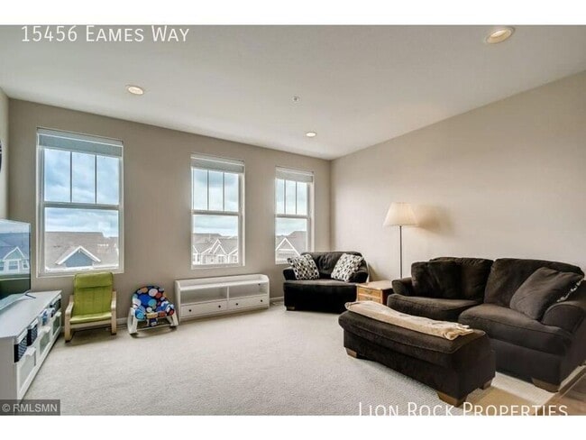 Building Photo - 15456 Eames Wy