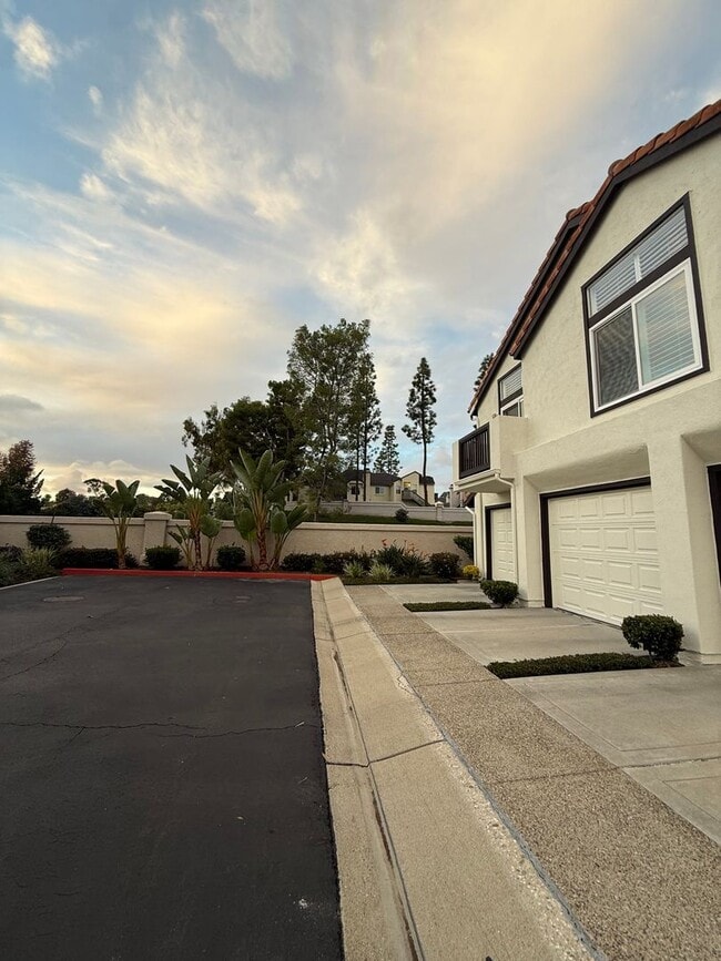 Building Photo - Adorable 2/2 bath condo in Laguna Niguel!