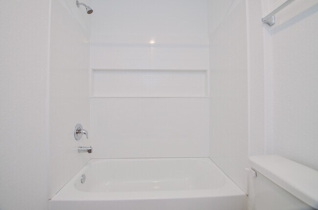 Building Photo - 1004 Laguna Cv Dr