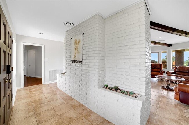 Building Photo - 520 Double Eagle Rnch Dr