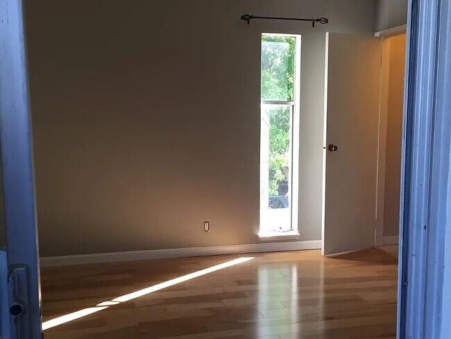 Building Photo - Spacious 2-Bedroom Balcony with Stunning Beach Views