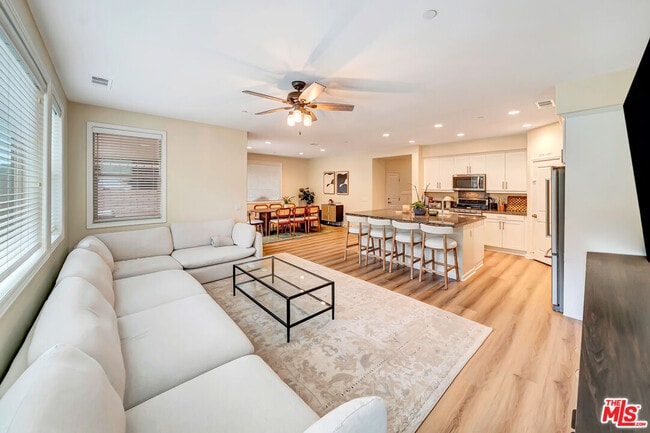 Building Photo - 25151 Golden Maple Dr