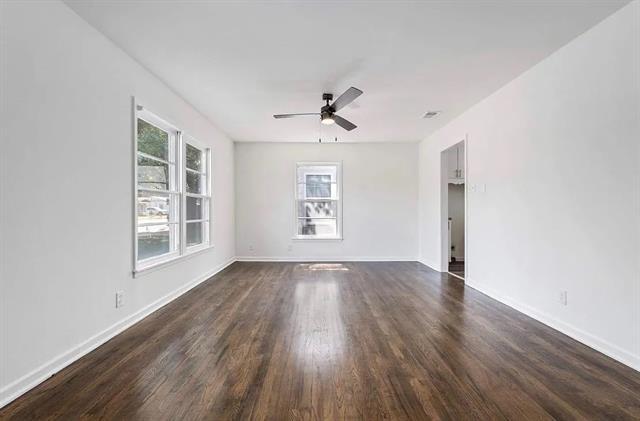 Building Photo - 1529 E King St