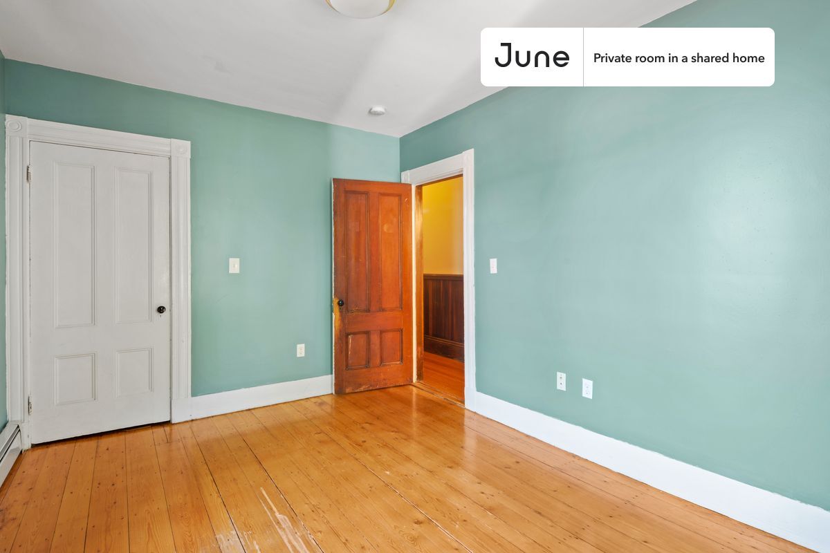 Building Photo - Room in Shared 4 bed/2 bath home