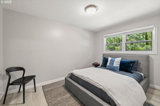 Building Photo - Updated renovations 3BD 2BA 1,050SQ FT in ...