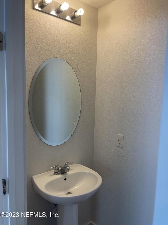 Building Photo - 7003 Butterfield Ct