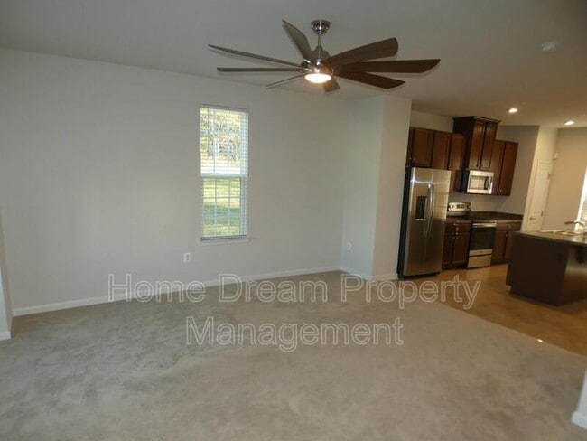 Building Photo - 6304 Crittenden Ln