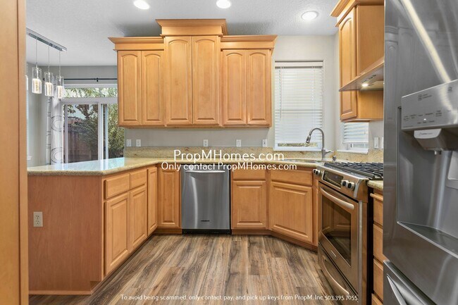 Building Photo - Spacious Five Bedroom Home in Progress Ridge!