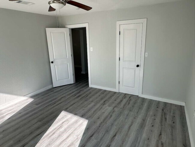 Building Photo - 1912 Gentry St