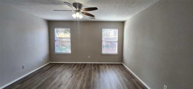 Building Photo - 18223 Thicket Grove Rd