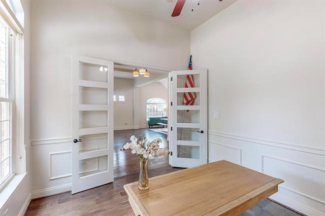 Building Photo - 9964 Madrone Dr